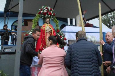 Missa em louvor ao Bom Jesus em Campo Mendes teve o Pároco Sebastião presidindo com liturgia da Rádio Campo Aberto